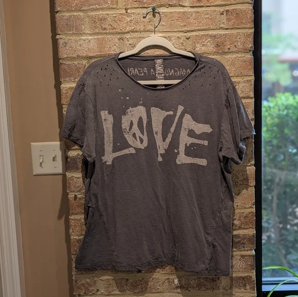 Magnolia Pearl Charcoal Graphic Peace & Love Tee - Picture 1 of 3